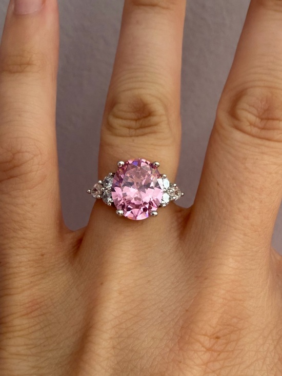 Jewelry - Pink Round-Cut Gemstone Statement Ring - Silver Setting